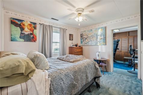 2418 Reynolds Avenue SW Cedar Rapids IA 52404