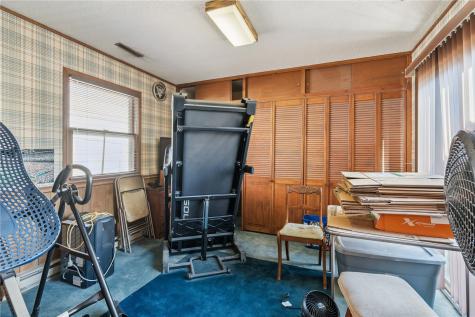 2418 Reynolds Avenue SW Cedar Rapids IA 52404