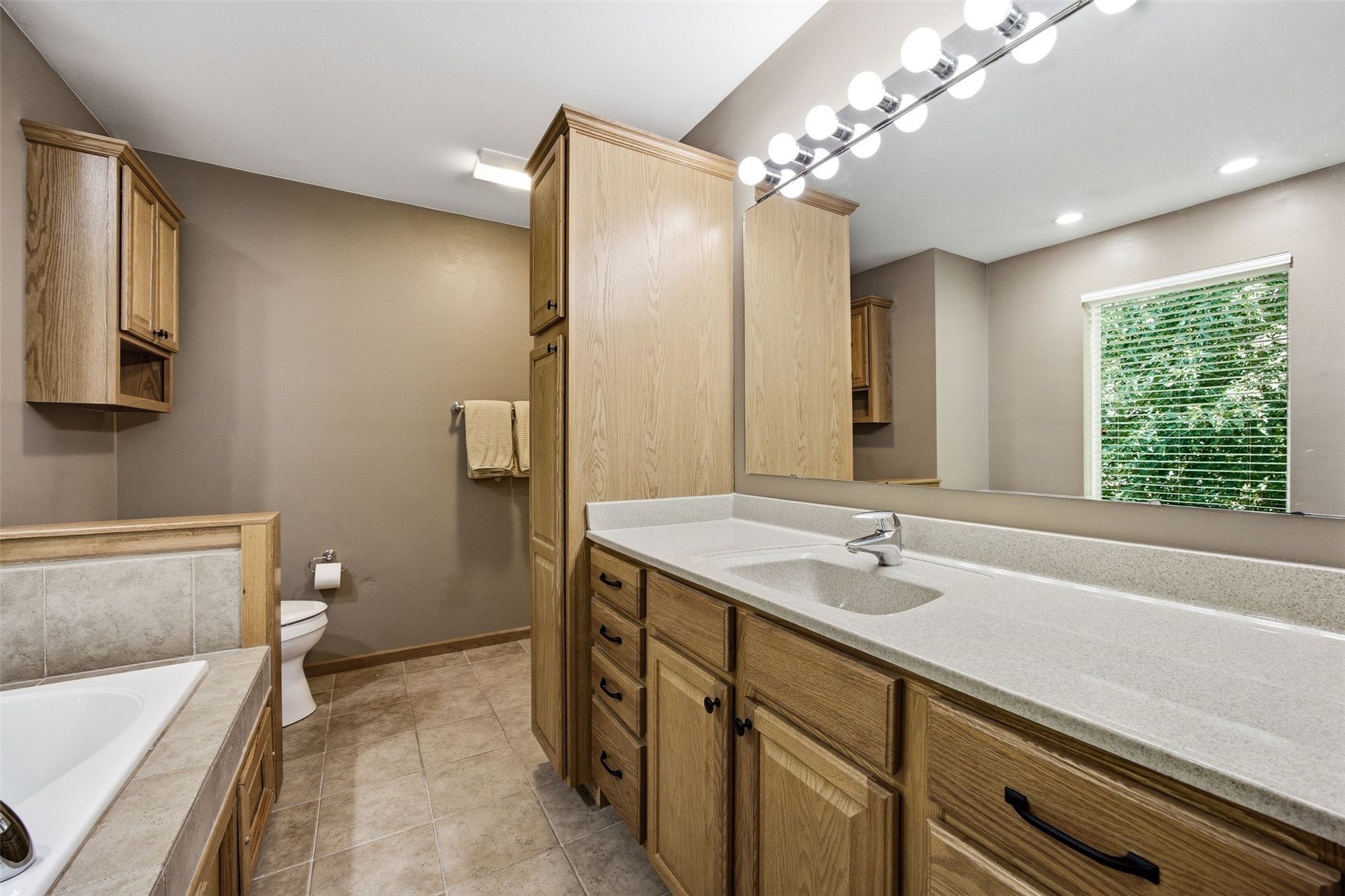 3018 27th Street SW Cedar Rapids IA 52404