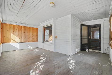 322 1st Avenue Oxford Junction IA 52323