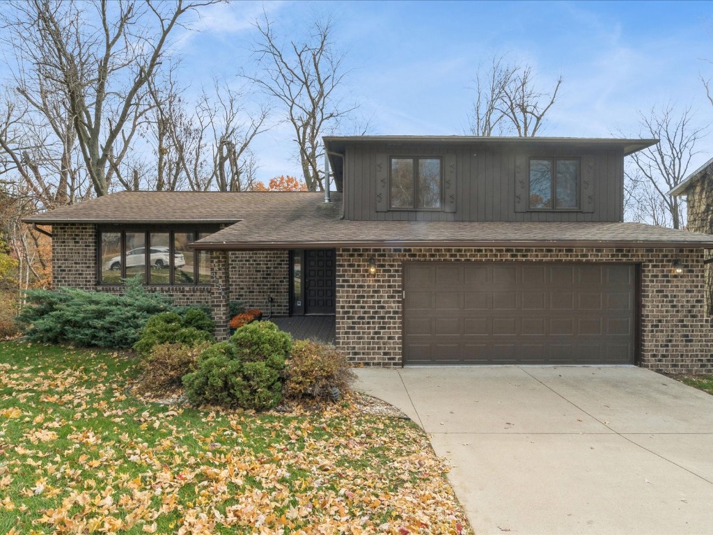 Cedar Rapids IA, 3130 Adirondack Drive NE