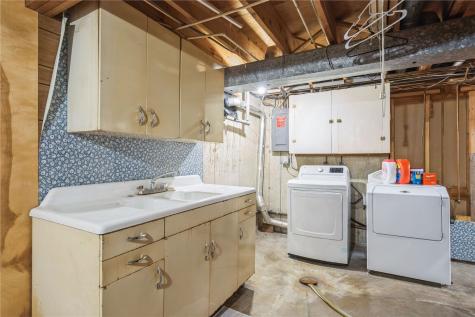 2430 O Avenue NW Cedar Rapids IA 52405