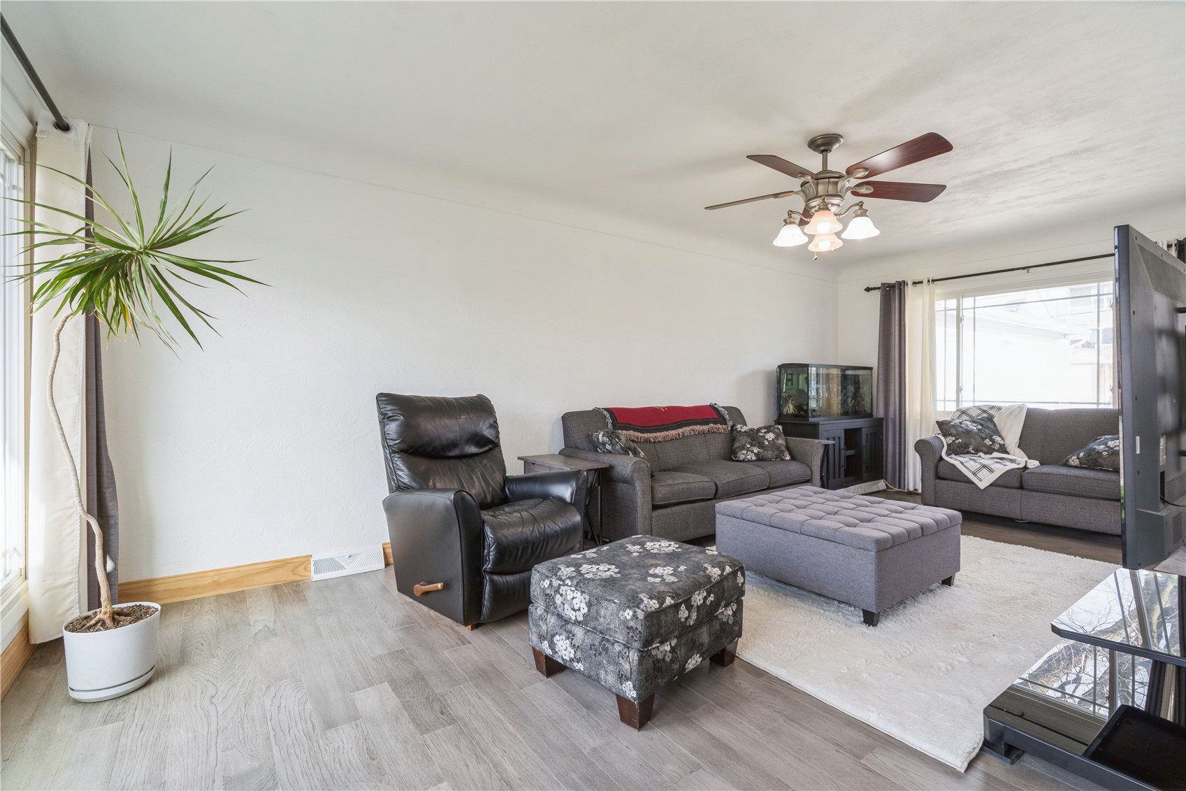2430 O Avenue NW Cedar Rapids IA 52405