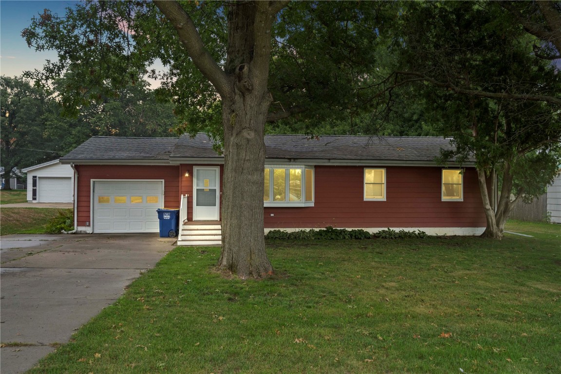 206 N 8th Avenue Vinton IA 52349