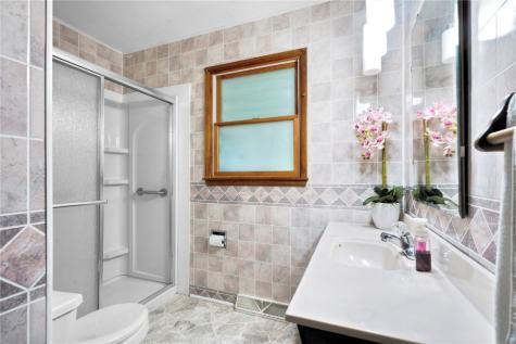 206 N 8th Avenue Vinton IA 52349
