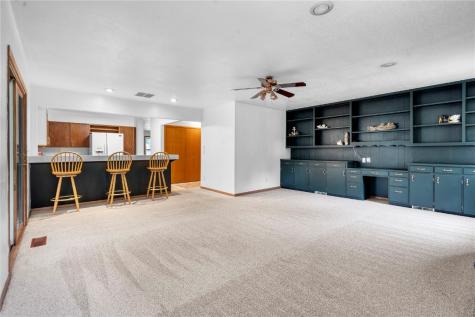 206 N 8th Avenue Vinton IA 52349
