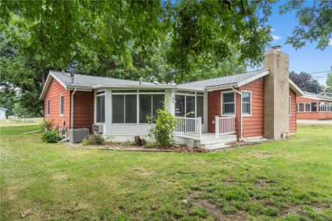 206 N 8th Avenue Vinton IA 52349