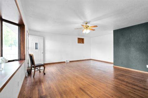 206 N 8th Avenue Vinton IA 52349