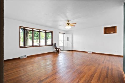 206 N 8th Avenue Vinton IA 52349