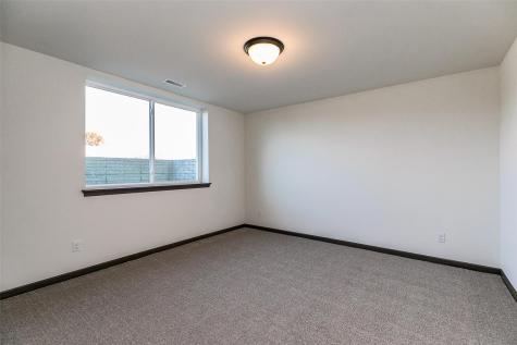 8815 Zeppelin Avenue NE Cedar Rapids IA 52402