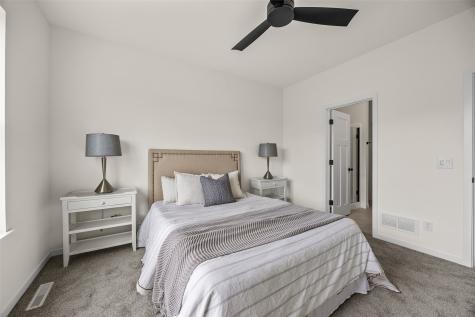 8815 Zeppelin Avenue NE Cedar Rapids IA 52402