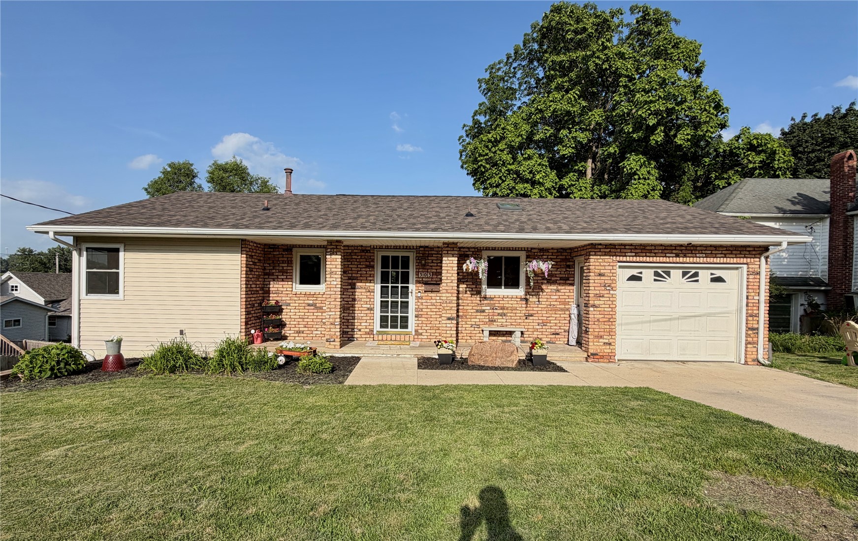303 S Davis Street Anamosa IA 52205