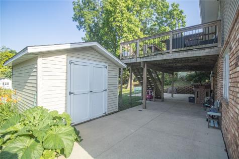 303 S Davis Street Anamosa IA 52205