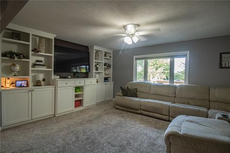 303 S Davis Street Anamosa IA 52205