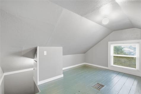 352 20th Street SE Cedar Rapids IA 52403