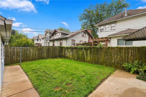352 20th Street SE Cedar Rapids IA 52403