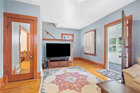 352 20th Street SE Cedar Rapids IA 52403