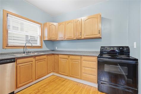 352 20th Street SE Cedar Rapids IA 52403
