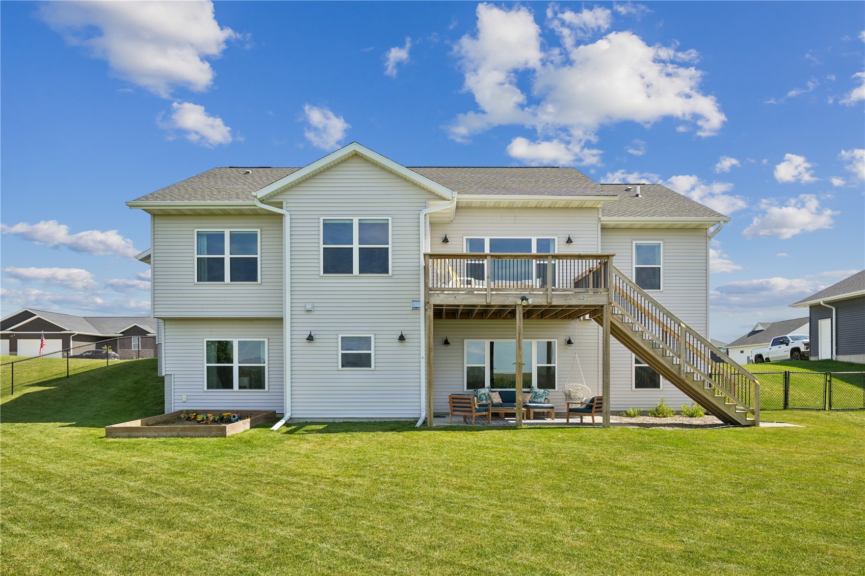 2776 Creekview Trail Palo IA 52324