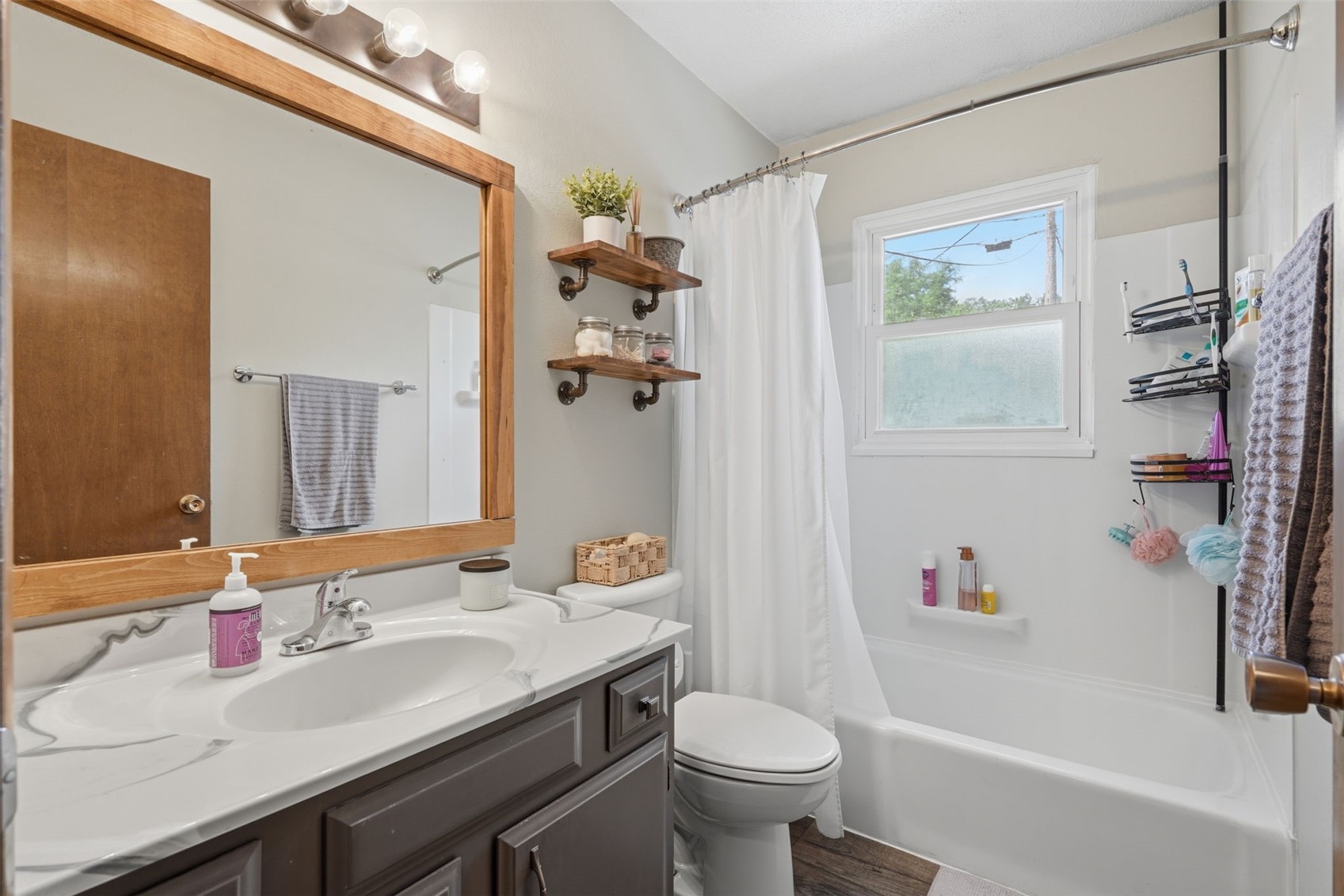 1816 Garry Avenue NW Cedar Rapids IA 52405