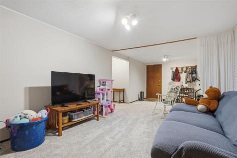1816 Garry Avenue NW Cedar Rapids IA 52405