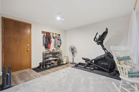 1816 Garry Avenue NW Cedar Rapids IA 52405