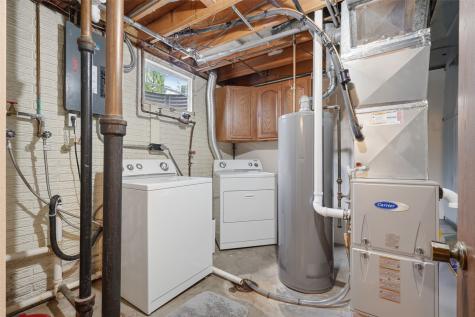 1816 Garry Avenue NW Cedar Rapids IA 52405