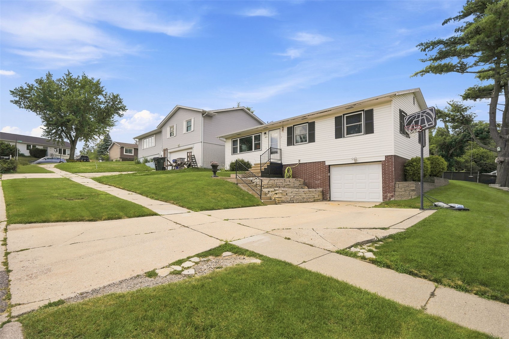 1816 Garry Avenue NW Cedar Rapids IA 52405
