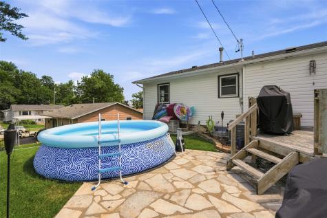 1816 Garry Avenue NW Cedar Rapids IA 52405