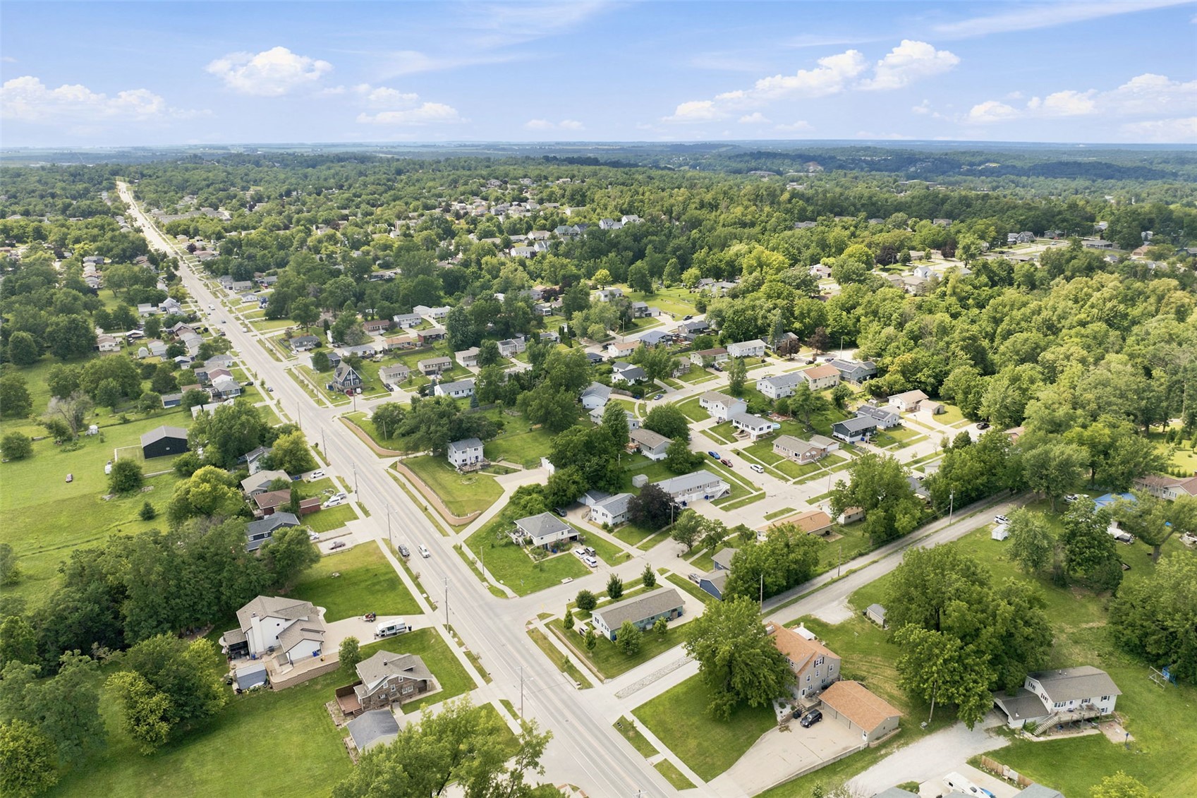 1816 Garry Avenue NW Cedar Rapids IA 52405