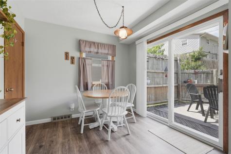 1816 Garry Avenue NW Cedar Rapids IA 52405