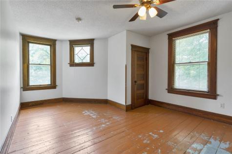 213 1st Avenue NW Mt Vernon IA 52314