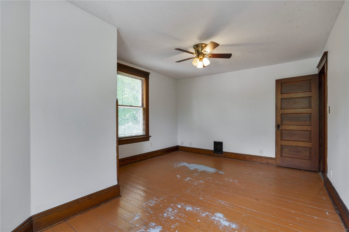 213 1st Avenue NW Mt Vernon IA 52314