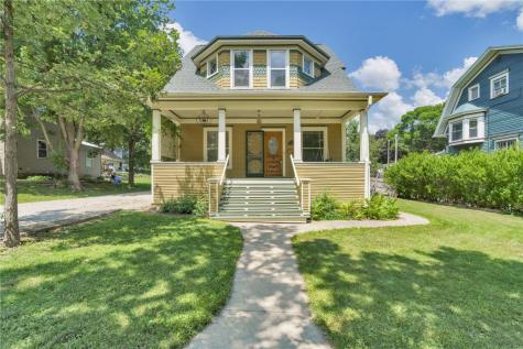 213 1st Avenue NW Mt Vernon IA 52314