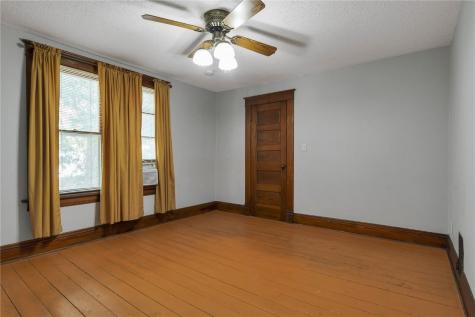 213 1st Avenue NW Mt Vernon IA 52314