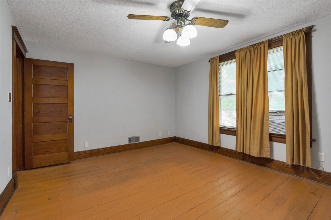213 1st Avenue NW Mt Vernon IA 52314