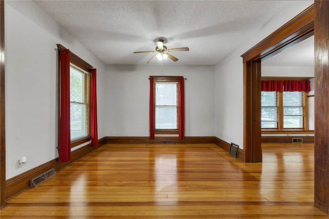213 1st Avenue NW Mt Vernon IA 52314