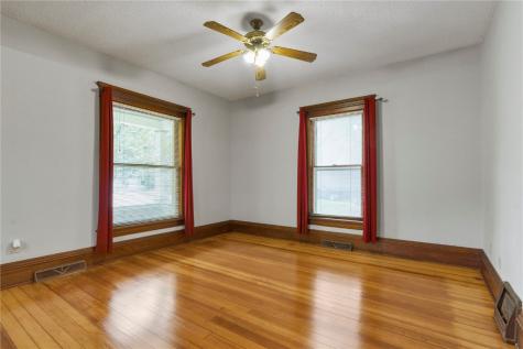 213 1st Avenue NW Mt Vernon IA 52314