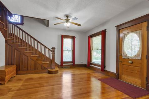 213 1st Avenue NW Mt Vernon IA 52314