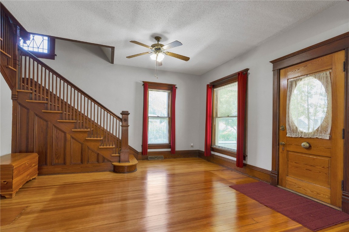 213 1st Avenue NW Mt Vernon IA 52314