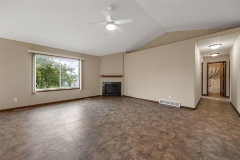 1435 49th Street Marion IA 52302