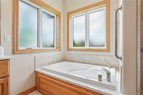 5811 Shiloh Lane Cedar Rapids IA 52411