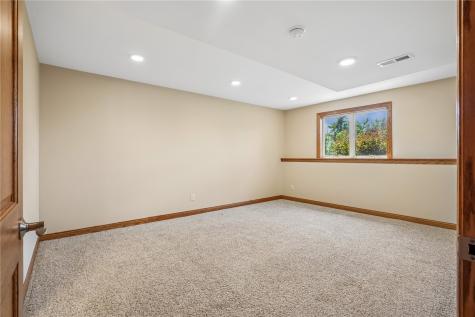 5811 Shiloh Lane Cedar Rapids IA 52411