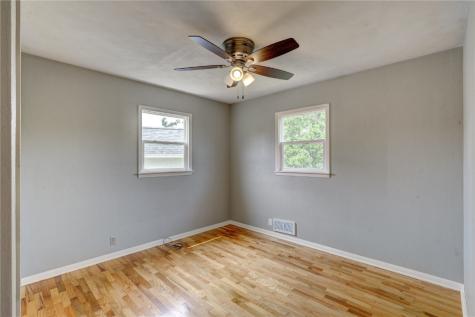 2110 F Avenue NE Cedar Rapids IA 52402