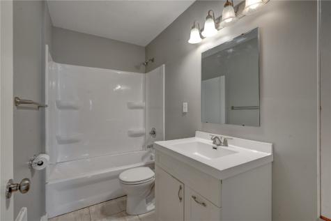 2110 F Avenue NE Cedar Rapids IA 52402