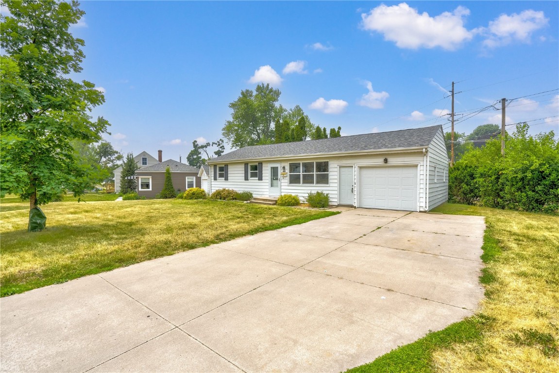 2110 F Avenue NE Cedar Rapids IA 52402