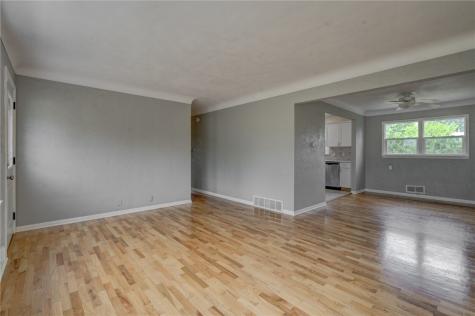 2110 F Avenue NE Cedar Rapids IA 52402