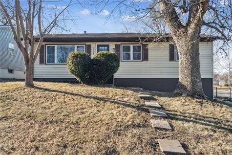 1536 Woodside Drive NW Cedar Rapids IA 52405