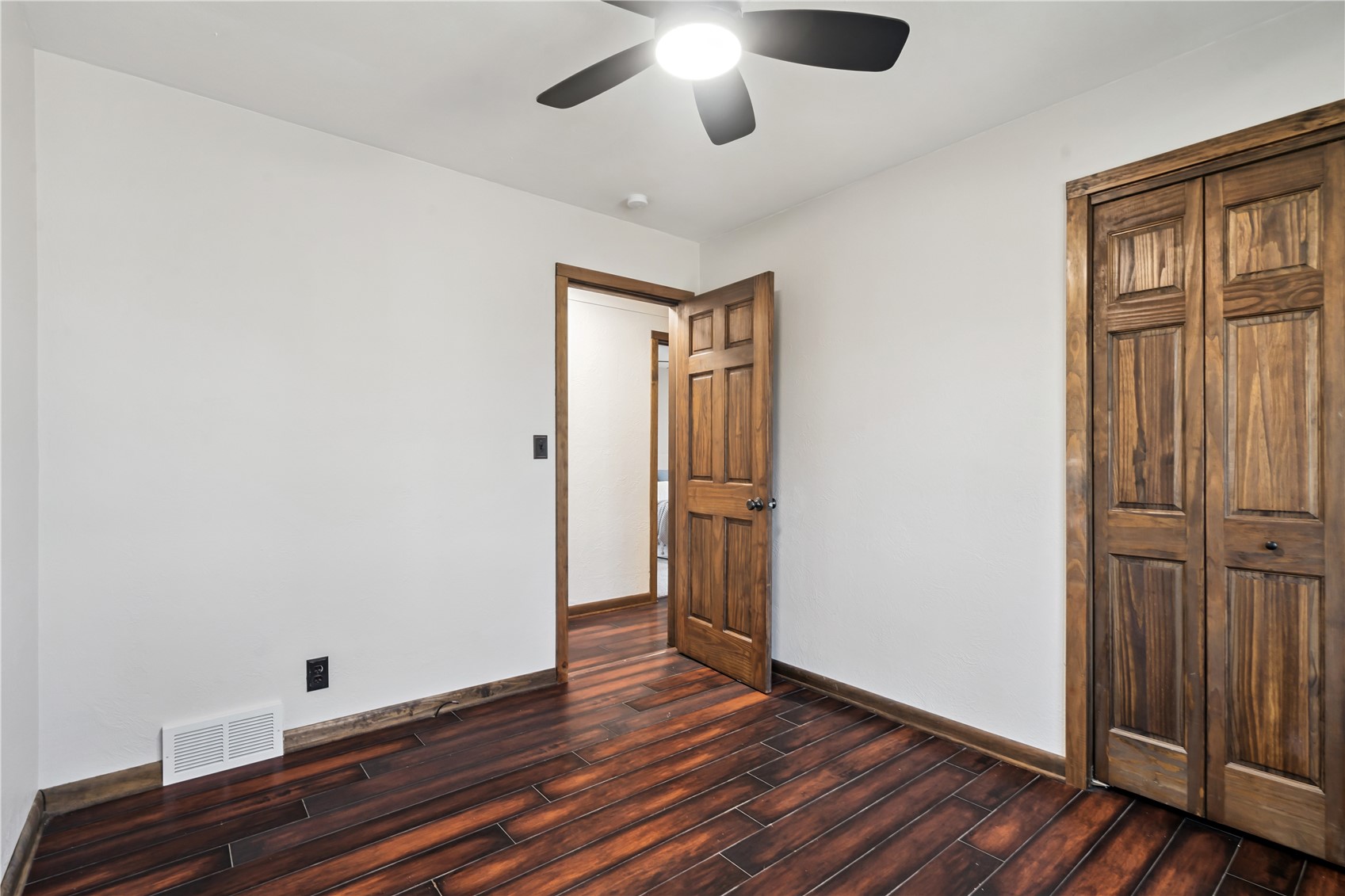 1536 Woodside Drive NW Cedar Rapids IA 52405