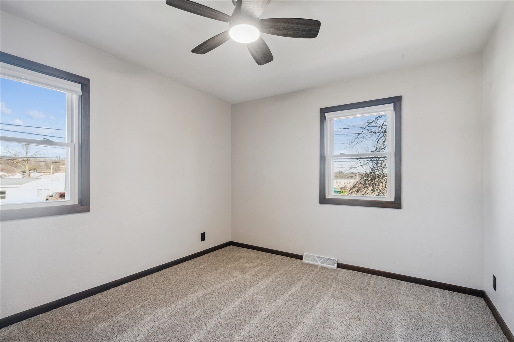 1536 Woodside Drive NW Cedar Rapids IA 52405